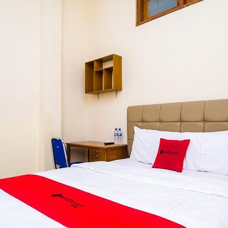 Reddoorz Syariah @ Griya Thamrin Manahan Solo Eksteriør billede