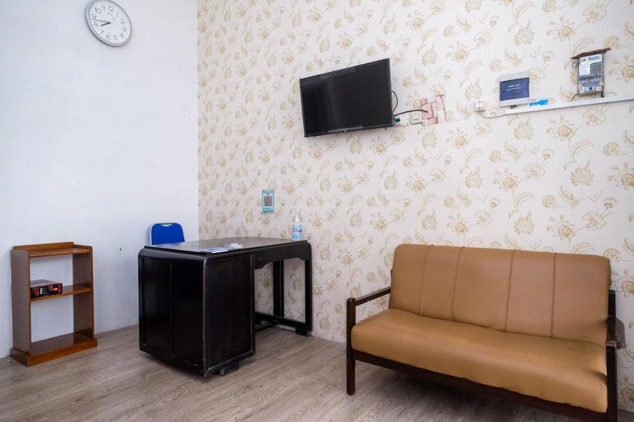 Reddoorz Syariah @ Griya Thamrin Manahan Solo Eksteriør billede