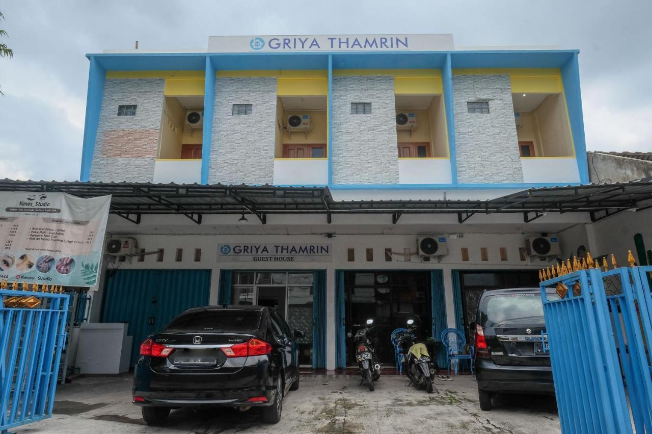 Reddoorz Syariah @ Griya Thamrin Manahan Solo Eksteriør billede