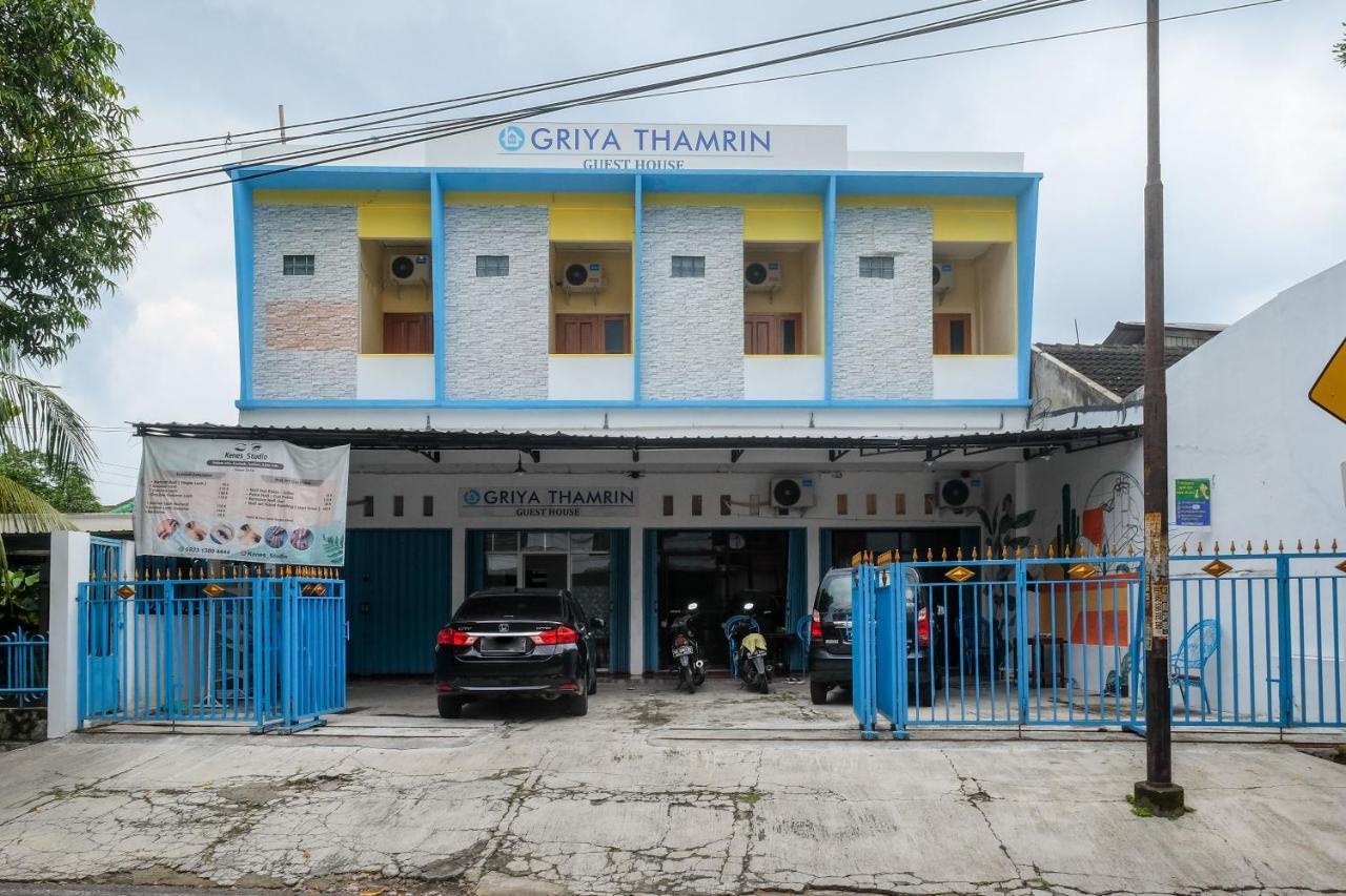 Reddoorz Syariah @ Griya Thamrin Manahan Solo Eksteriør billede