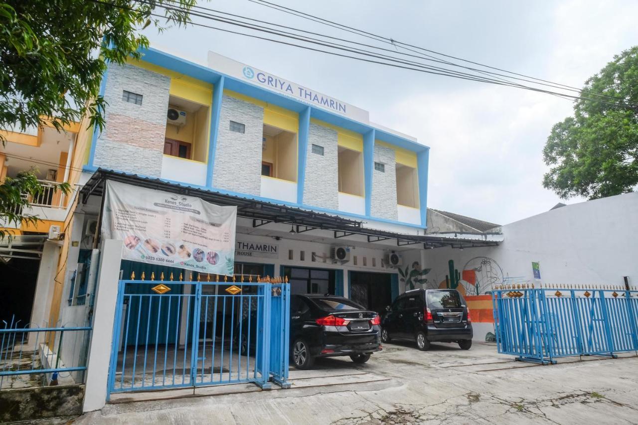Reddoorz Syariah @ Griya Thamrin Manahan Solo Eksteriør billede