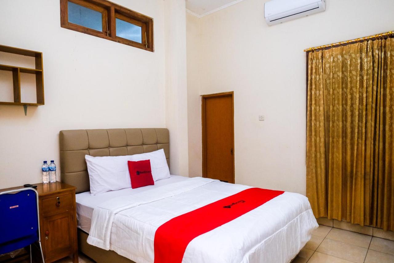 Reddoorz Syariah @ Griya Thamrin Manahan Solo Eksteriør billede